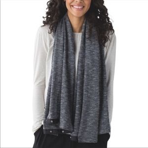 Lululemon Black, Grey, and White Vinyasa Scarf